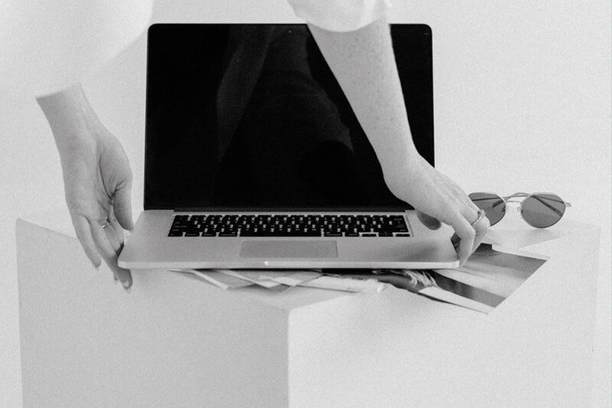 1 وبینار اصول بازاریابی کالاهای لوکس - تصویر 1